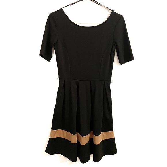F21 Pleated Skater Dress - Picture 1 of 7